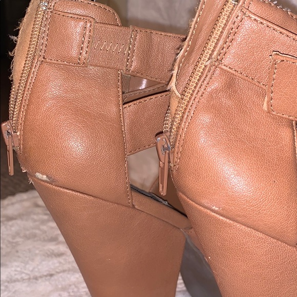 Platforms - Picture 4 of 7